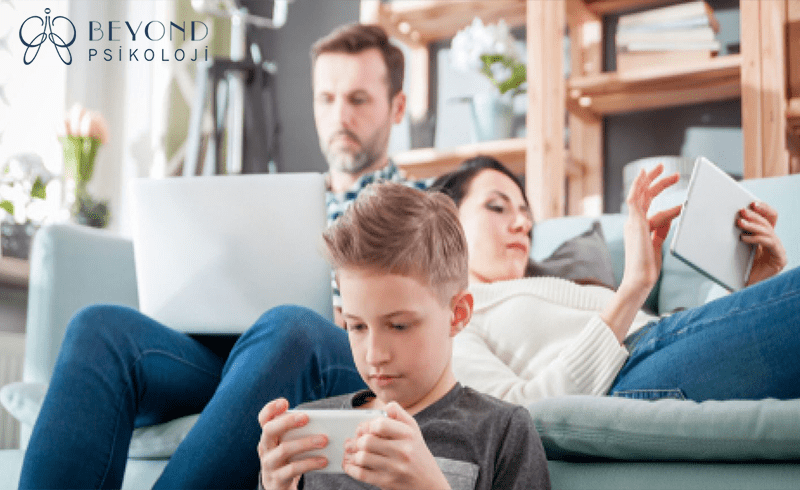 Ekran-Bağımlılığı--ekran-bağımlılığından-kurtulma-yolları